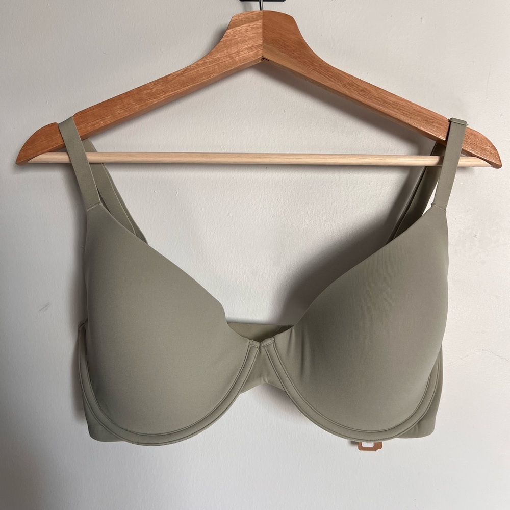 Skims Fits Everybody Plunge Bra